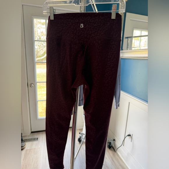 BUFFBUNNY 🖤 - Picture 3 of 4